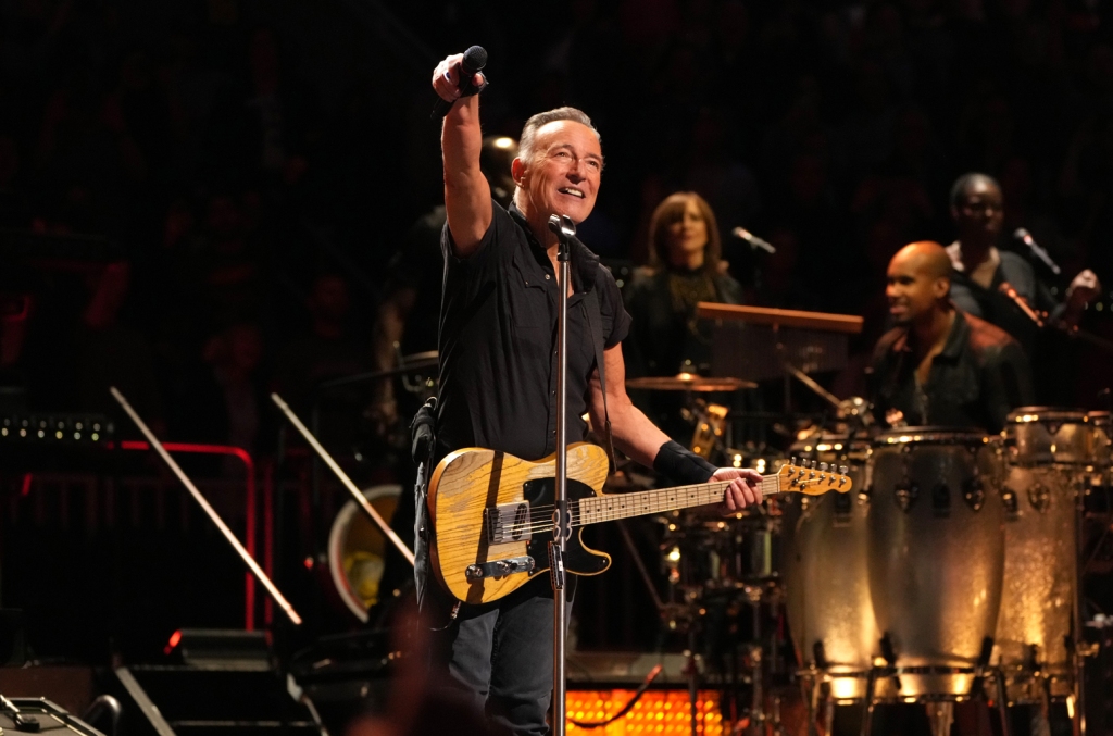 Bruce Springsteen Took a Tumble During His Amsterdam Concert
